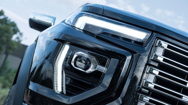 Faros LED equipados en tu GMC Canyon 2024, pickup mediana